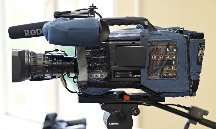 IMAGE: http://i418.photobucket.com/albums/pp263/ThisIsHey/cam.jpg